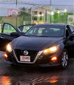 نيسان ألتيما